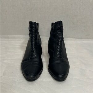Spectra Black Leather Heeled Boots for Women